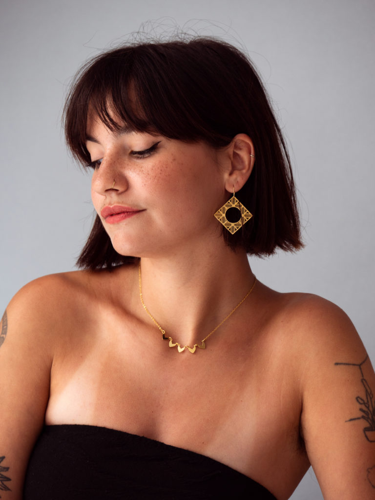 Image décrivant l'exposant : ESKHINA