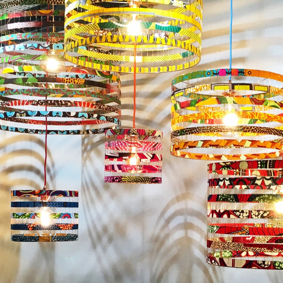 Image décrivant l'exposant : PETITES SÉRIES ENTRE ILLUMINÉES